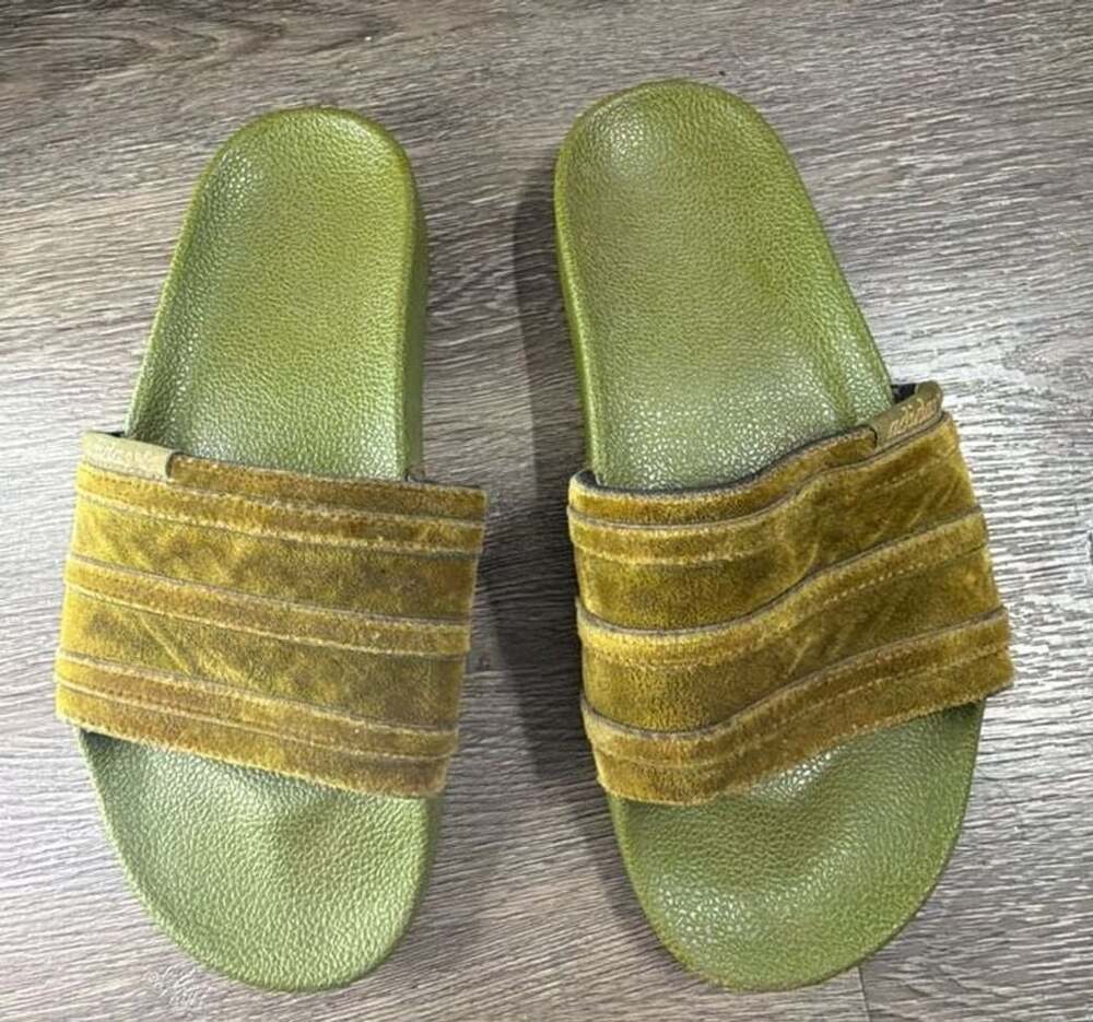 Adidas Adilette Velvet Slides Women’s 8 Orbit Green Gold Metallic GX8963